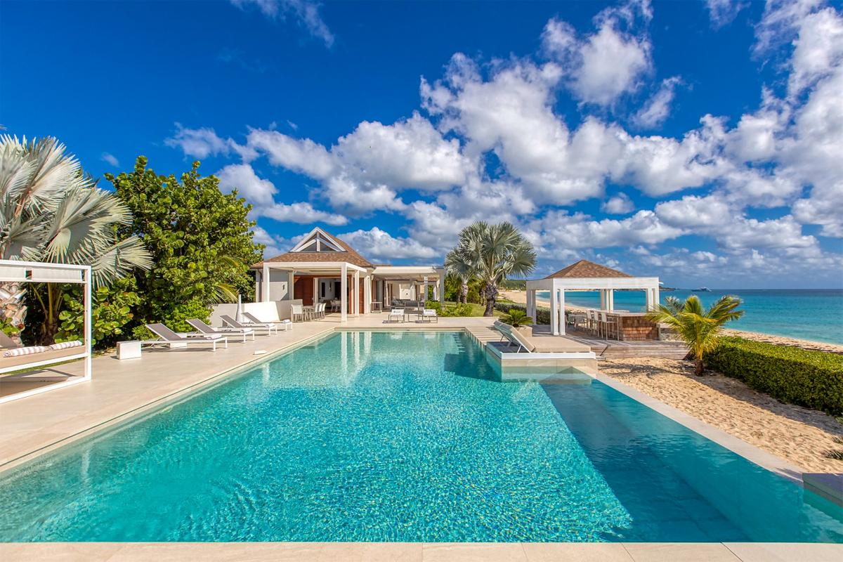 Luxury Beach Front Villa rental - Large swimming pool